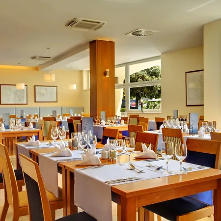 ホテル Valamar Riviera & (adults Only) 4*